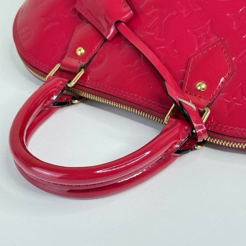 Louis Vuitton Alma PM Bag in Red Vernis Pattern Leather with Classic Monogram - Picture 8 of 10